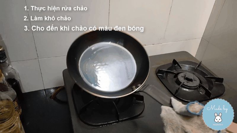 Dành cho fan của chảo thép: Gái đảm Quảng Nam mách cách tôi dầu chảo thép tại nhà không cần lò nướng, chị em dù vụng về cũng thực hiện ngon ơ - Hình 9