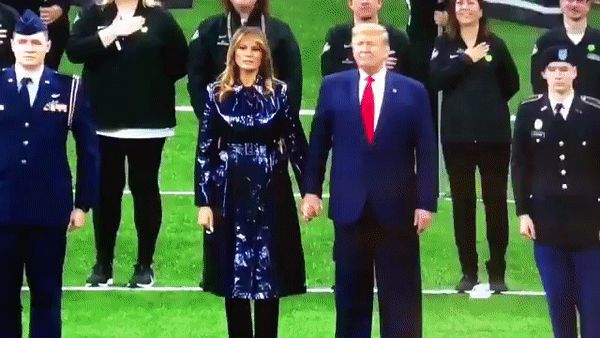 Những pha quay xe cực gắt của Đệ Nhất Phu Nhân Mỹ Melania Trump từng gây bão truyền thông thế giới, khiến ai nhìn cũng đứng hình vài giây - Hình 8