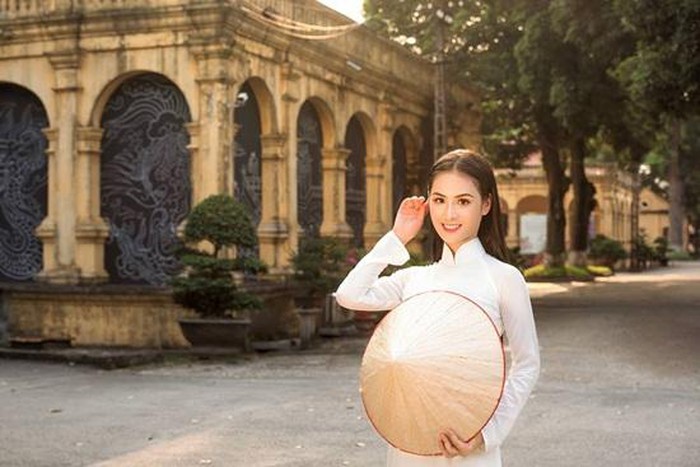 Nữ sinh Cà Mau chiếm sóng mạng xã hội bởi vẻ đẹp tinh khôi trong tà áo dài trắng - Hình 8