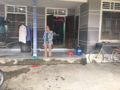 Bị trưởng thôn mời đến nhà kiểm chứng, Thủy Tiên lặng lẽ xóa bài “vạch trần” nhưng không xin lỗi?