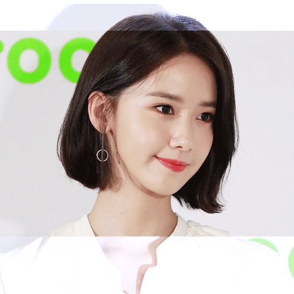 Nhìn mấy giây đã đau mắt, 7 idol này lại chấp luôn đèn flash: V (BTS) - Yoona mắt mở long lanh, kéo đến nhân vật ở cuối mà... quỳ - Hình 6