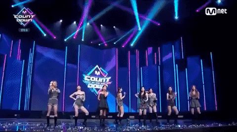 TWICE hát encore mà căng thẳng, sợ sệt như lên bảng trả bài, bị ném đá nhiều đến mức ám ảnh và mất sạch tự tin rồi? - Hình 5