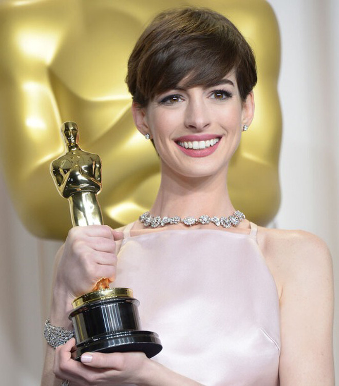 Anne Hathaway after 20 years: Hollywood's beautiful princess blossoms into a talented sharp-toothed witch - Photo 19
