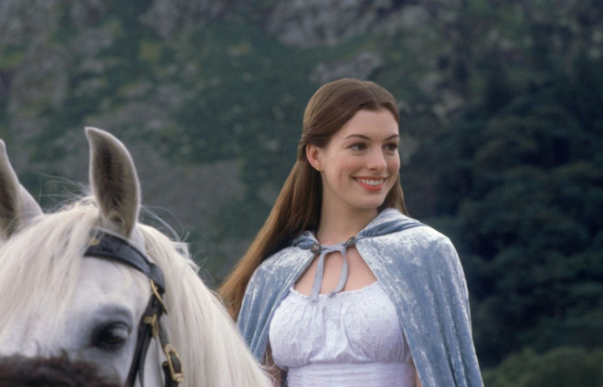 Anne Hathaway after 20 years: Hollywood's beautiful princess blossoms into a talented sharp-toothed witch - Photo 8
