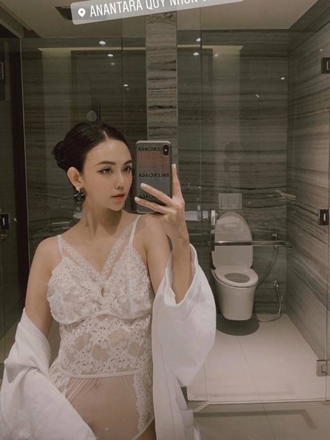 Chỉ mặc màu trắng, hot girl Việt được khen ngợi hết lời vì quá sang chảnh - Hình 9