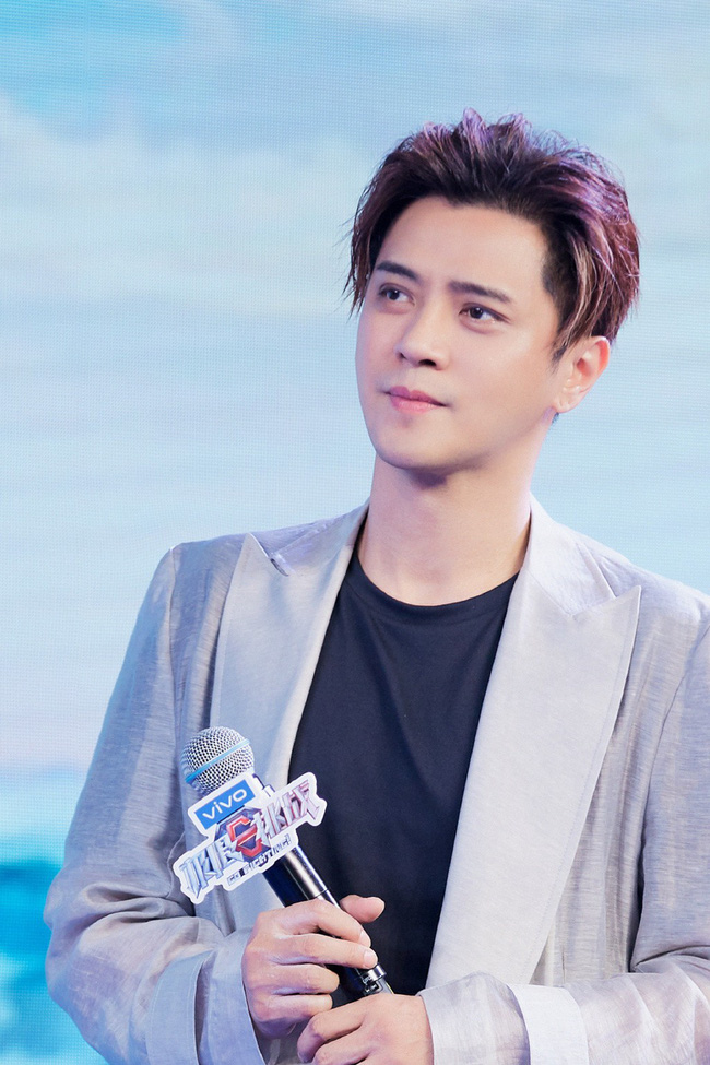 Loạt nam thần Hoa ngữ dính bê bối trong năm 2020: Từ vụ ngoại tình lộ sở thích biến thái của La Chí Tường cho tới ồn ào bạo hành vợ cũ của Hoàng Cảnh Du - Hình 1