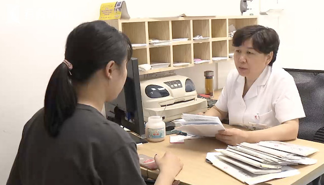 Cô gái 22 tuổi có buồng trứng già nua như 40 chỉ vì hành động mà nhiều người vẫn làm hàng đêm - Hình 1