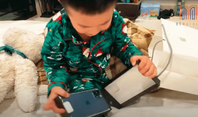 Mới 4 tuổi, con trai Đan Trường đã được mẹ tặng điện thoại Iphone 12 xịn xò - Hình 4