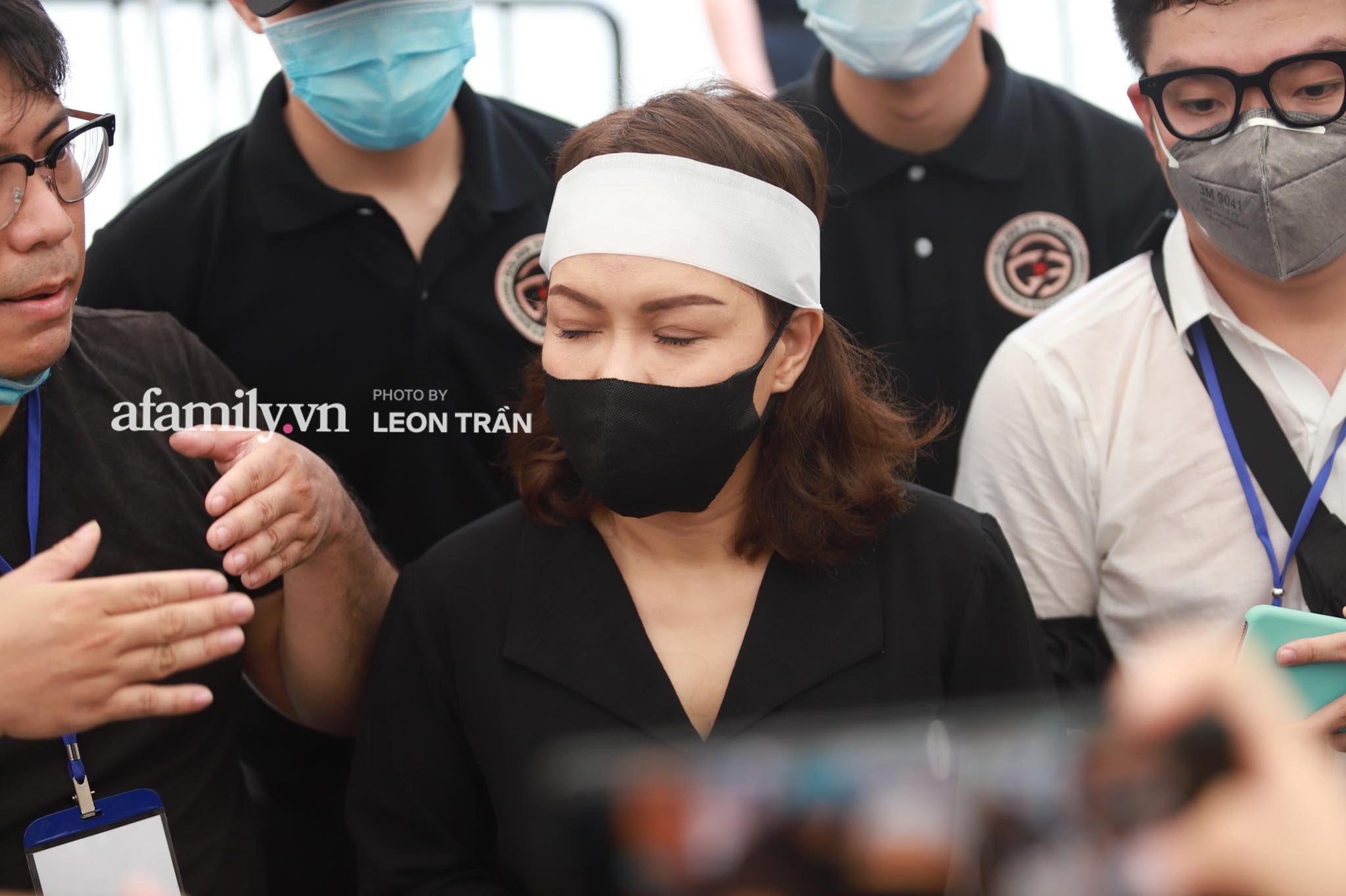 Nghệ sĩ Việt Hương tiết lộ thời gian chính xác đưa linh cữu cố nghệ sĩ Chí Tài sang Mỹ - Hình 2