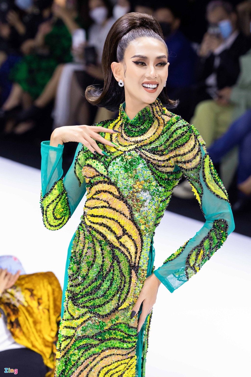 Nhà thiết kế Bảo Bảo lăng xê áo dài, đồ bà ba cho sui gia - Hình 21