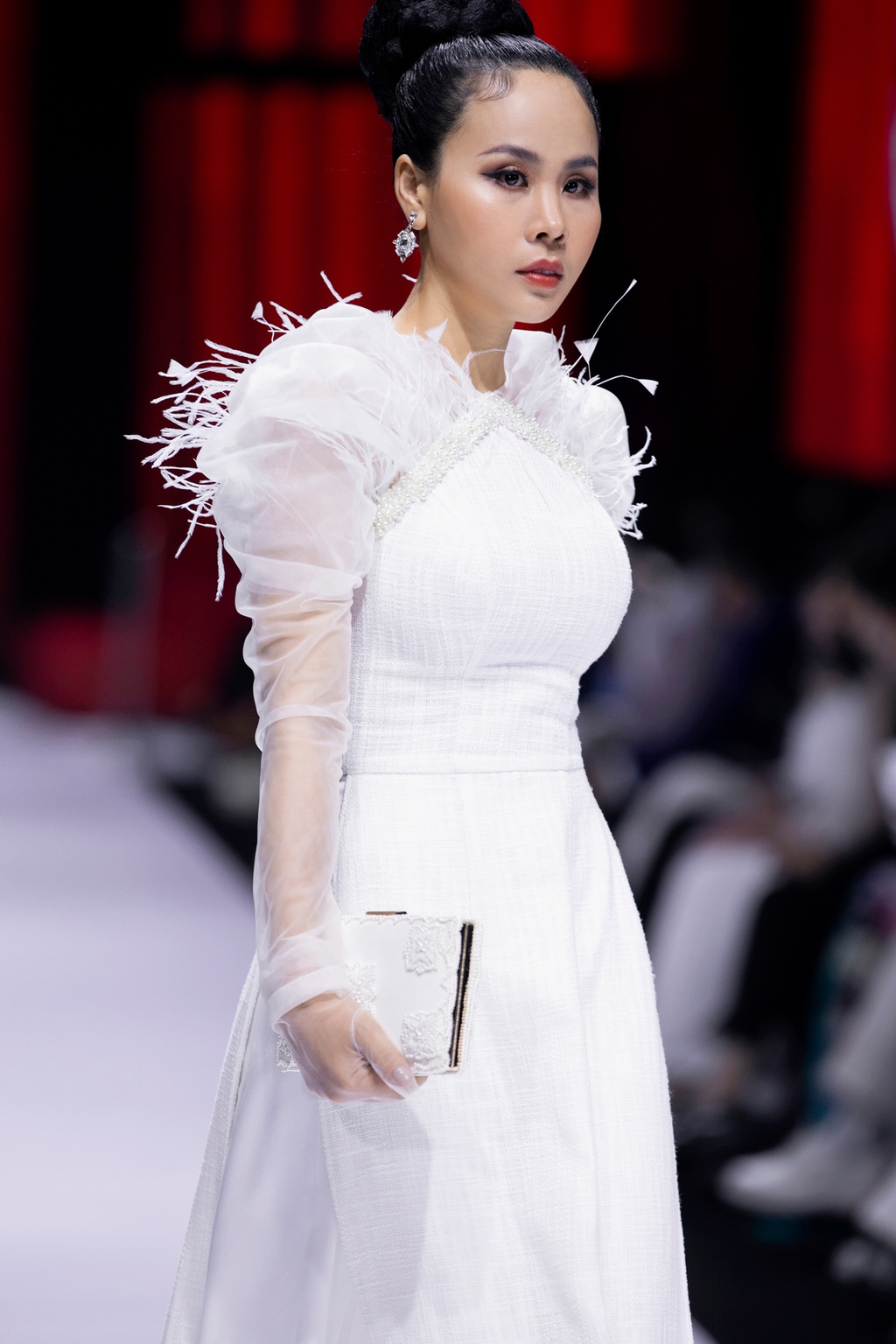 Nhà thiết kế Bảo Bảo lăng xê áo dài, đồ bà ba cho sui gia - Hình 10