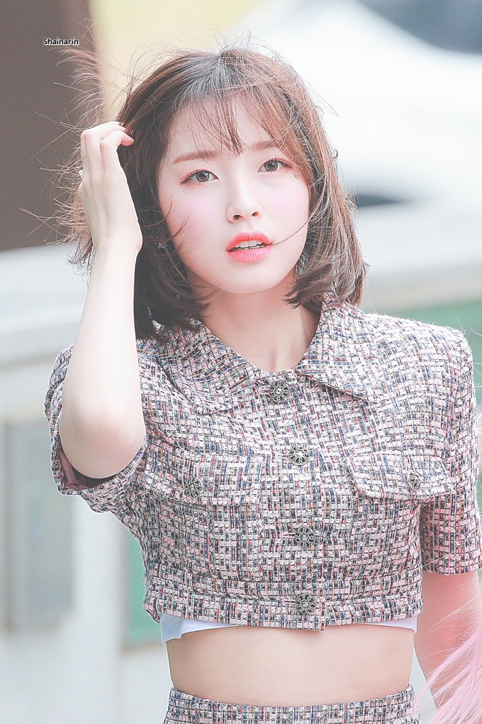 Những khoảnh khắc không khẩu trang hiếm hoi của idol Kpop trong 2020 - Hình 2