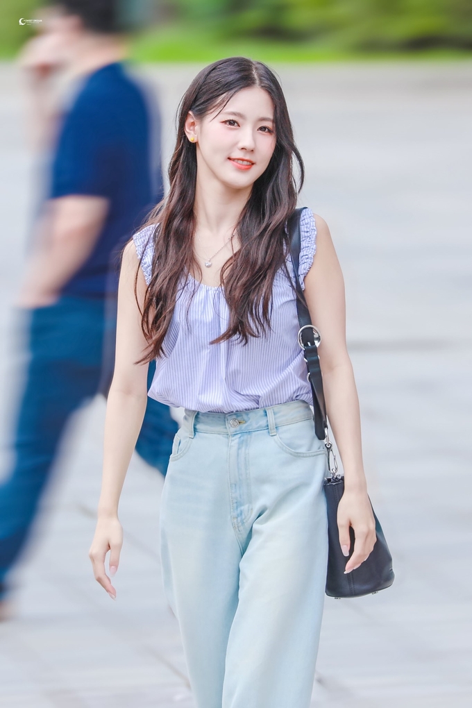 Những khoảnh khắc không khẩu trang hiếm hoi của idol Kpop trong 2020 - Hình 8