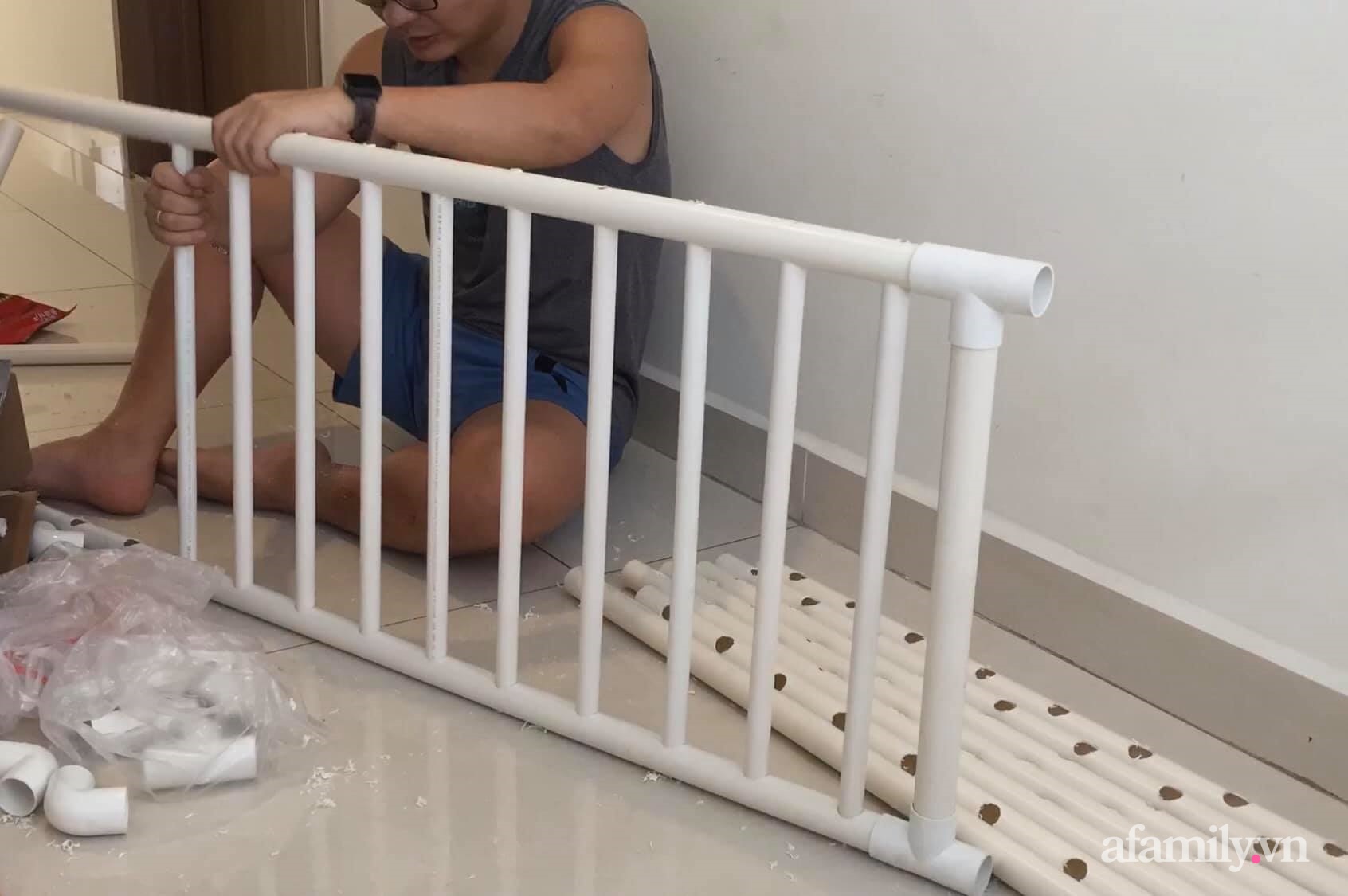 Ông bố của năm: Tự làm cũi quây hàng rào cho con chơi, chi phí siêu rẻ chỉ 469K cùng 5 bước đơn giản nghe xong chỉ muốn bắt tay làm ngay lập tức - Hình 9