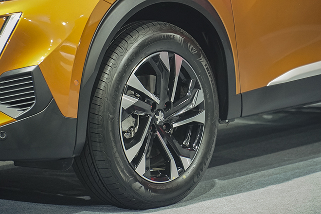 Peugeot 2008 chính thức ra mắt thị trường Việt, giá bán từ 739 triệu đồng - Hình 5