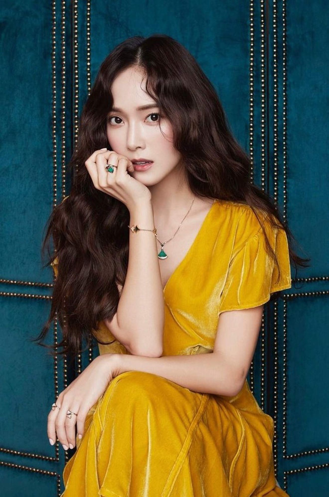 Quy trình tạo nên mái tóc bồng bềnh như Jessica - Hình 1