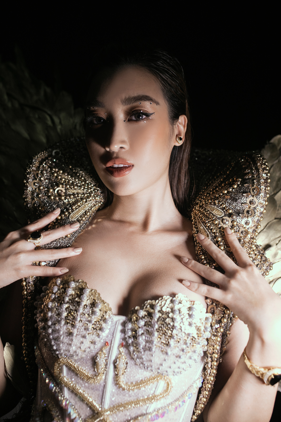 Trang sức Trang Kim Linh hợp tác cùng NTK Đỗ Long - Hình 2