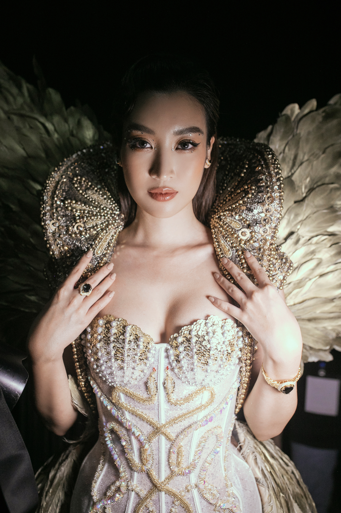 Trang sức Trang Kim Linh hợp tác cùng NTK Đỗ Long - Hình 6