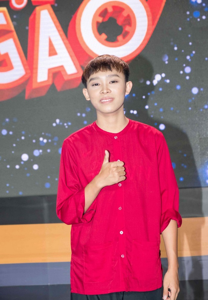 Hồ Văn Cường khó nhận ra ở tuổi 17 sau 4 năm đoạt Vietnam Idol Kids - Hình 25