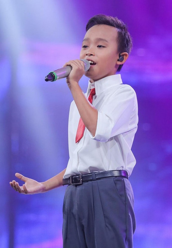 Hồ Văn Cường khó nhận ra ở tuổi 17 sau 4 năm đoạt Vietnam Idol Kids - Hình 1
