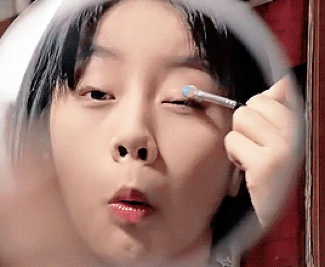 3 màn makeup đi vào lòng đất ở phim Hàn: Moon Ga Young y hệt cương thi vẫn chưa là gì so với chị đại Hwang Jung Eum - Hình 7