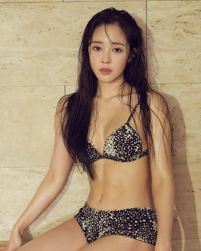 Nữ người mẫu Hàn có cơ bụng săn chắc - Hình 2