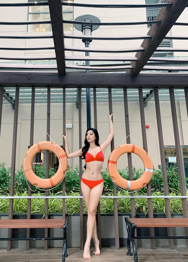 Người đẹp Áo dài Lê Thanh Tú nóng bỏng với bikini - Hình 2