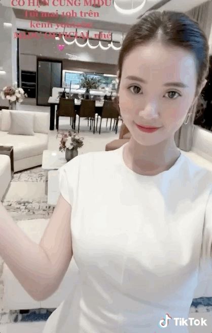 Cô giáo hot nhất nhì Vbiz Midu khoe sương sương cơ ngơi, 1 góc mà dân tình đã phải thốt lên: Mê chữ ê kéo dài - Hình 2