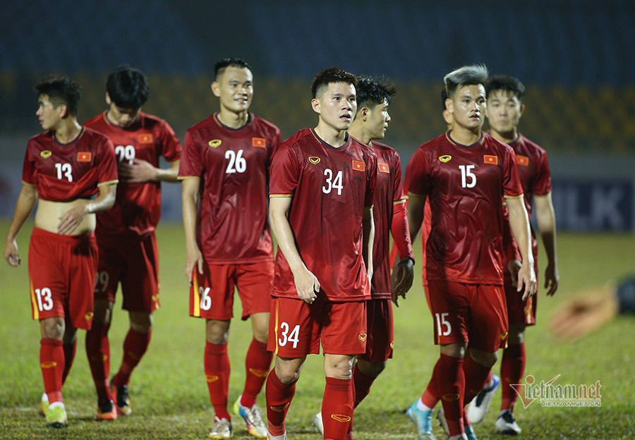 Tuyển Việt Nam: Đá thế thì lo cho thầy Park quá - Hình 1