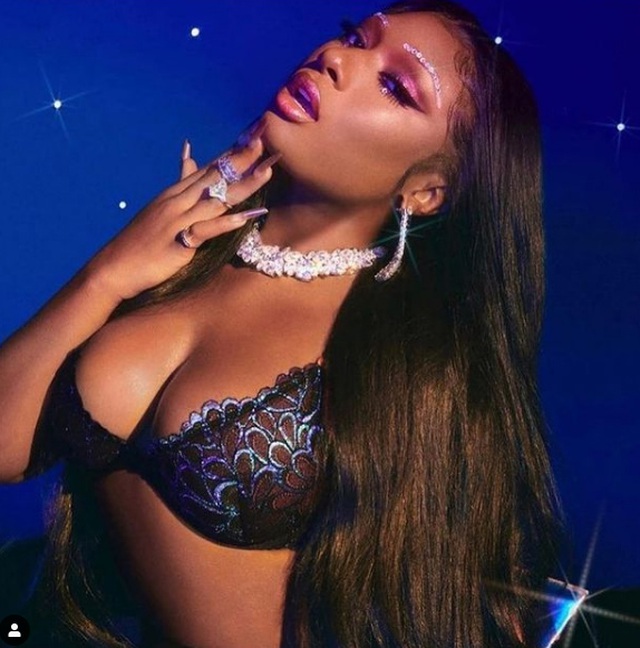 Megan Thee Stallion bốc lửa trong loạt ảnh mới - Hình 3