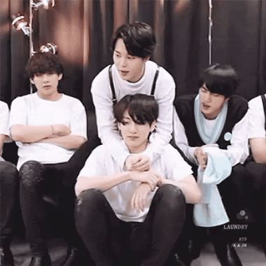 Jungkook (BTS) có bộ phận cơ thể đặc biệt: Đẹp đến mức khiến không chỉ fan mà các thành viên khác cũng phải mê mẩn - Hình 7