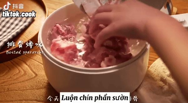 Sườn nướng phô mai kiểu Hàn Quốc: Món ăn siêu ngon và không thể bỏ qua vào ngày trời lạnh - Hình 1