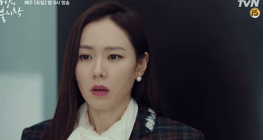 Bị cấp dưới bóc phốt cặp kè sao hot ở Crash Landing on You, Son Ye Jin khiến Hyun Bin giận tím người? - Hình 6