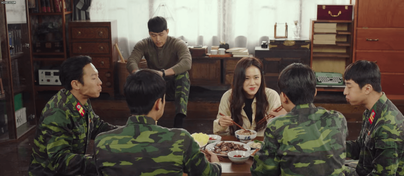 Bị cấp dưới bóc phốt cặp kè sao hot ở Crash Landing on You, Son Ye Jin khiến Hyun Bin giận tím người? - Hình 3