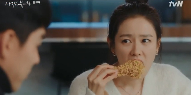 Crash Landing On You: Thấy Se Ri bị vùi dập, Hyun Bin dỗ dành người thương bằng cái ôm khiến hội fangirl ghen tị - Hình 2