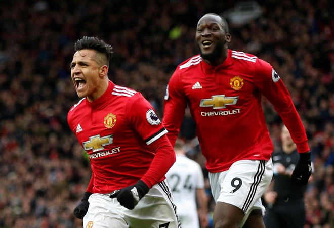 Gary Neville: MU rất yếu trong khâu chuyển nhượng - Hình 1