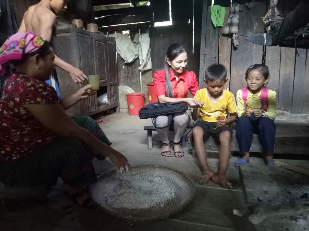Học sinh nghỉ học, sao lại hạ điểm thi đua giáo viên? - Hình 1