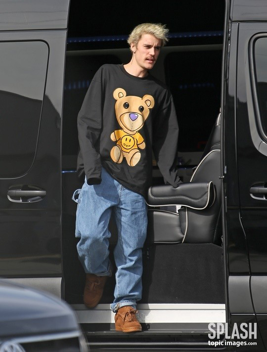 Justin Bieber bỗng lên top Naver vì loạt ảnh dạo phố, khiến báo chí xứ Hàn thốt lên: Có đúng là mới 25 tuổi không? - Hình 1