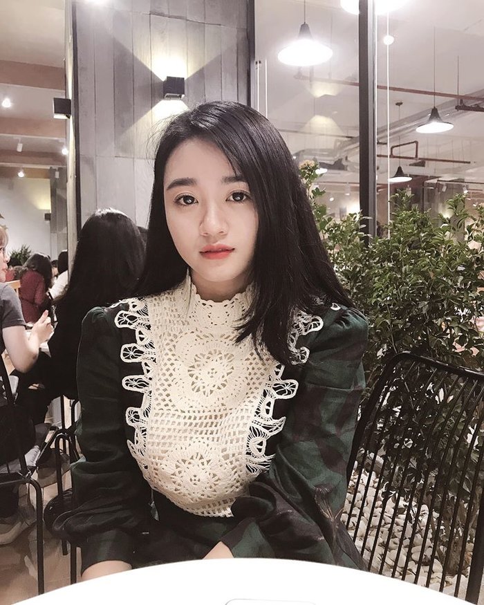 Nàng WAGs mới nổi đẹp như thiên thần của tuyển thủ Việt Nam - Hình 1
