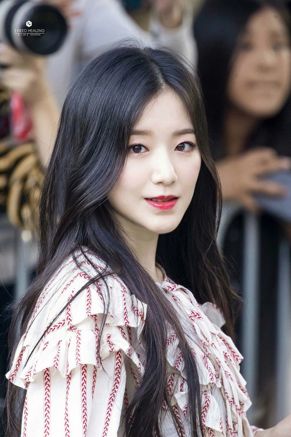 Netizen Hàn chọn ra những nữ idol xinh đẹp nhất nhưng lại chưa được biết đến nhiều - Hình 6