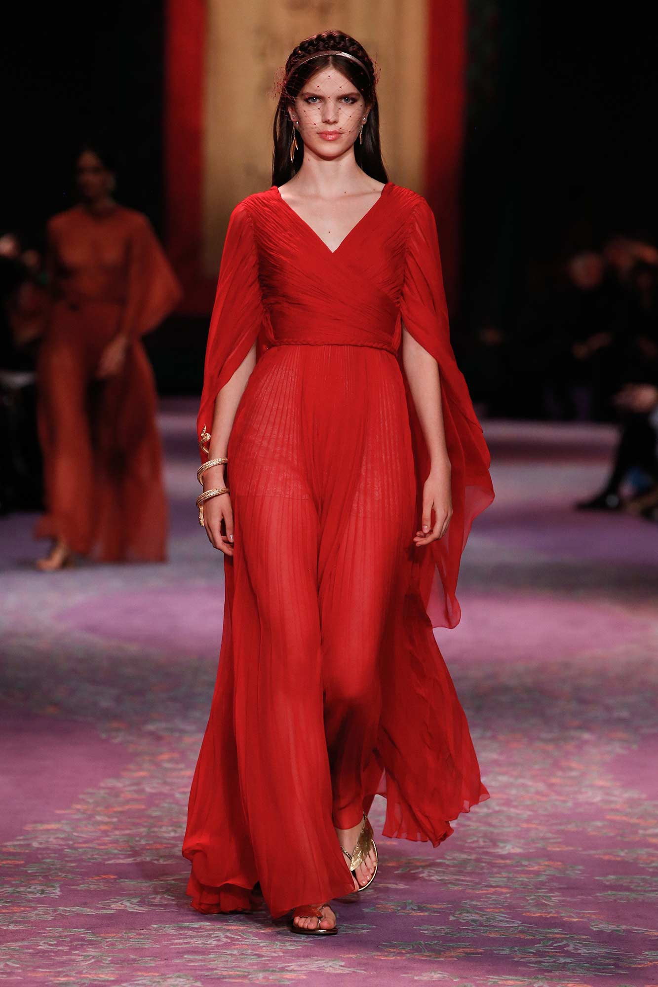 BST Dior Haute Couture Xuân - Hè 2020: Sự trở lại của những nữ thần Hy Lạp - Hình 14