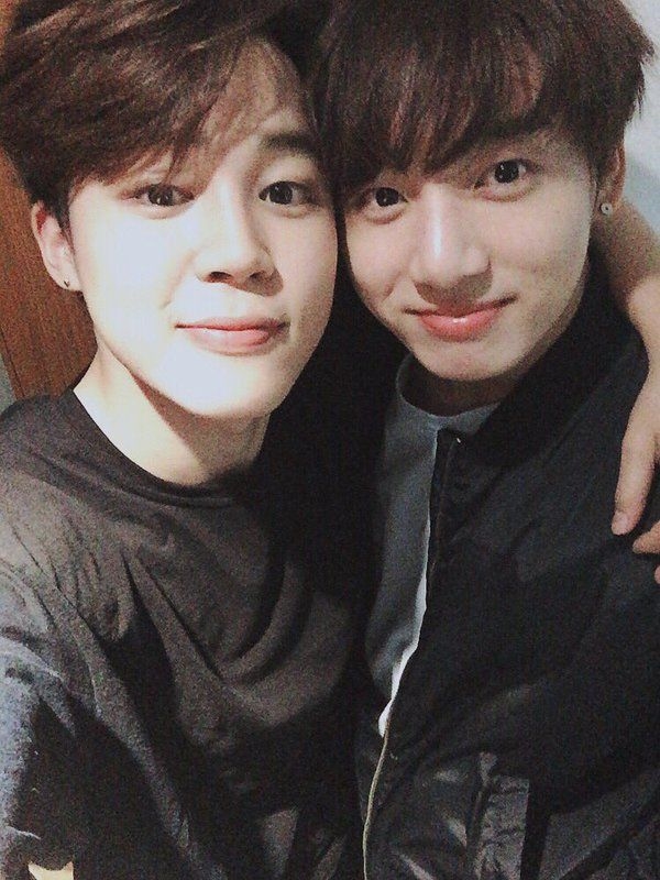 Jimin Và Jungkook Được Netizen Dành Tặng Điểm 10 Tròn Trĩnh Cho Khả Năng  Diện Đai Nịt Bụng Đẹp Ná Thở - Phong Cách Sao - Việt Giải Trí