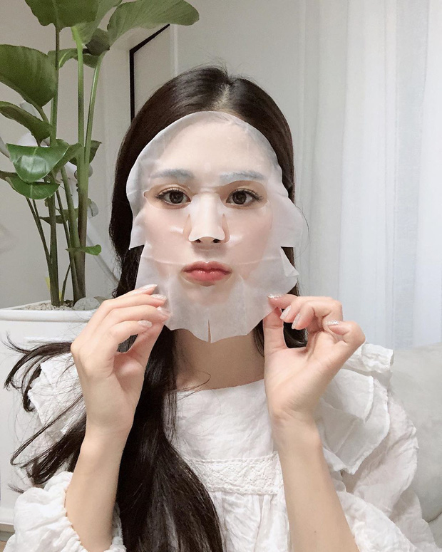 Rảnh rỗi ở nhà đắp mặt nạ dưỡng da, chị em có biết lỗi sai tày trời khiến da xuất hiện thêm vài nếp nhăn lão hóa - Hình 3