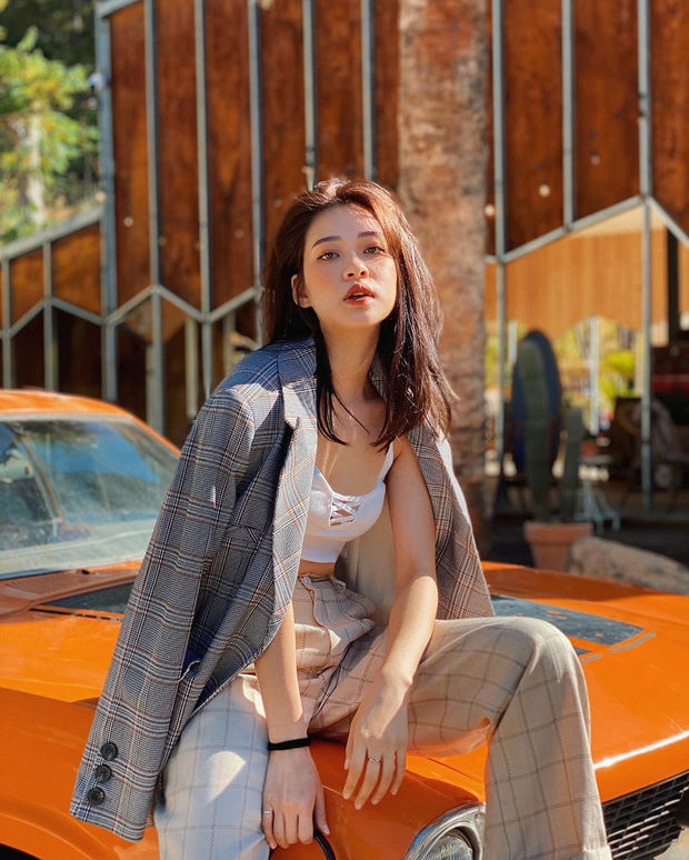 Áo blazer, quần ống rộng là các outfit xịn sò đang phủ sóng instagram - Hình 1