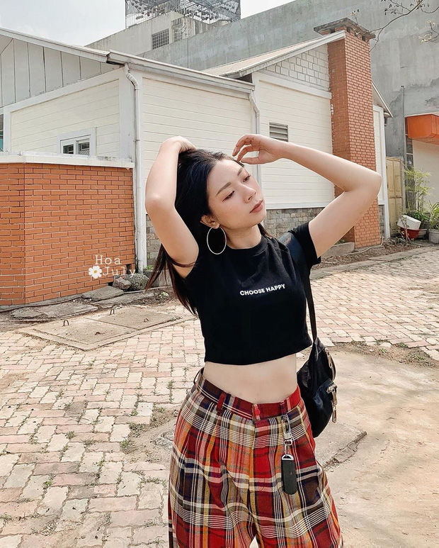 Áo blazer, quần ống rộng là các outfit xịn sò đang phủ sóng instagram - Hình 8