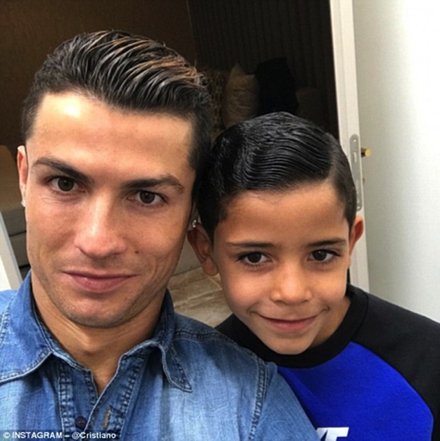 Hổ phụ sinh hổ tử”, con trai C.Ronaldo chứng tỏ sức hút khó tin - Sao thể thao - Việt Giải Trí