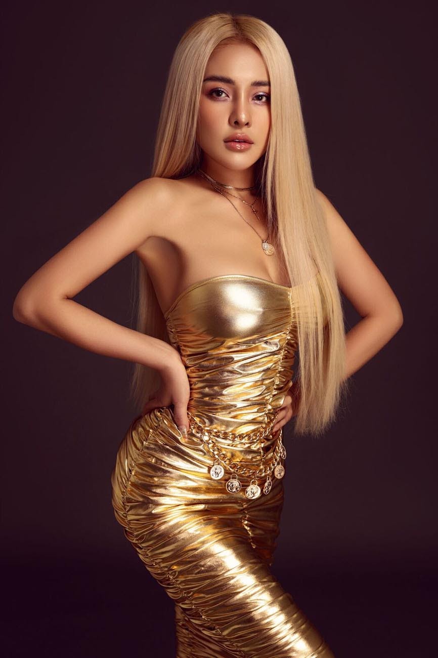 Hotgirl thị phi Ngân 98 tung bộ ảnh hở hết nấc, chia sẻ về Lương Bằng Quang sau tin đồn kết hôn - Hình 1