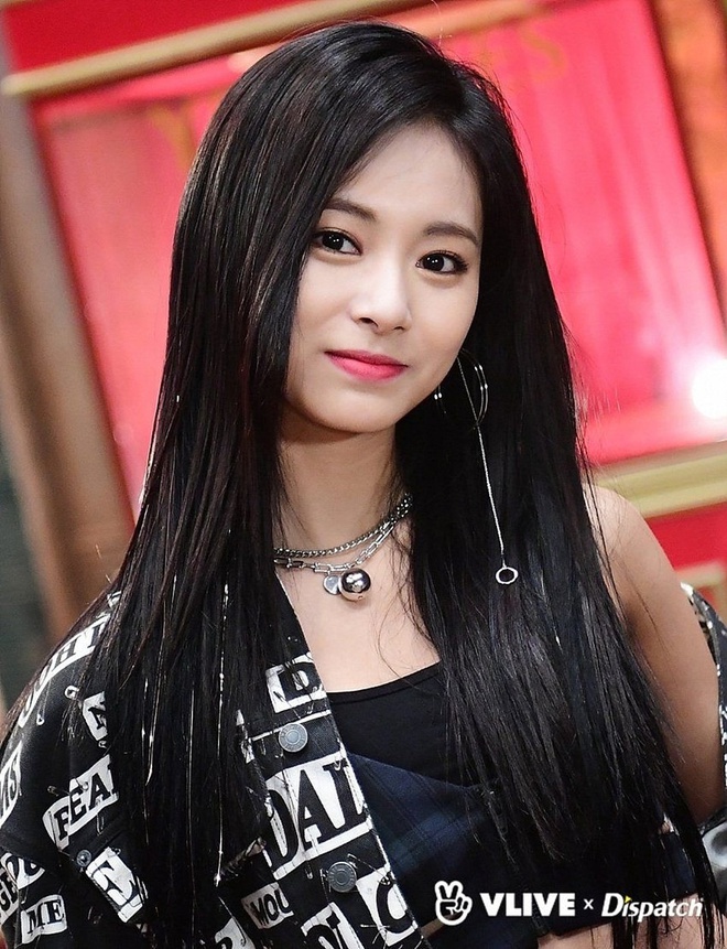 Jennie và dàn mỹ nhân Hàn để tóc đen cũng đủ xinh đẹp - Hình 1