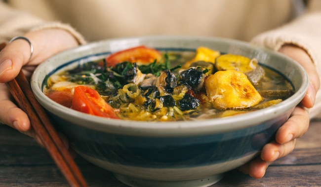 Ngon mắt, ngon miệng với ốc chuối đậu, chả ốc, bún riêu ốc - Hình 1
