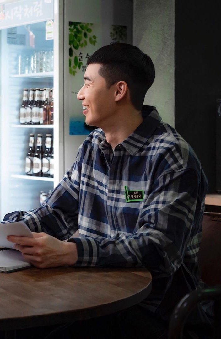 Phong cách Park Seo Joon cool ngầu của Itaewon Class - Hình 12